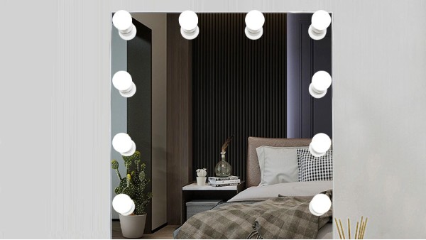 洗手盆镜子对着卫生间门好不好